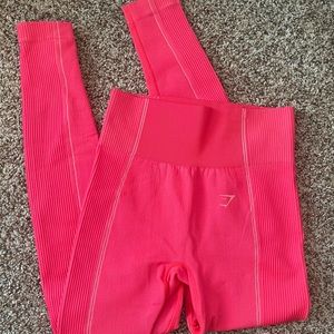 GYMSHARK Vital Seamless Leggings - NEW
Never worn - Neon Pink - M